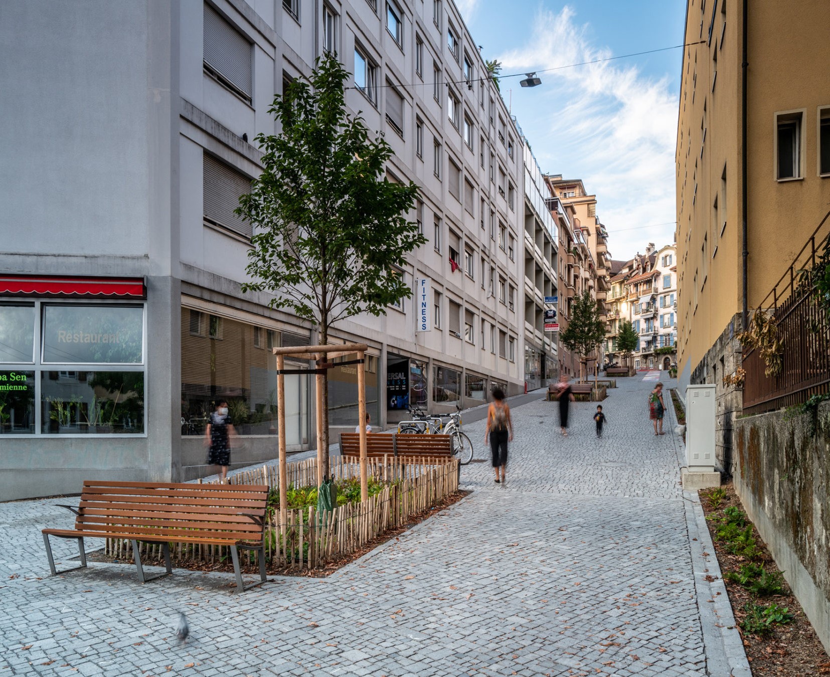 Rue piétonne pavée du centre-ville de Lausanne